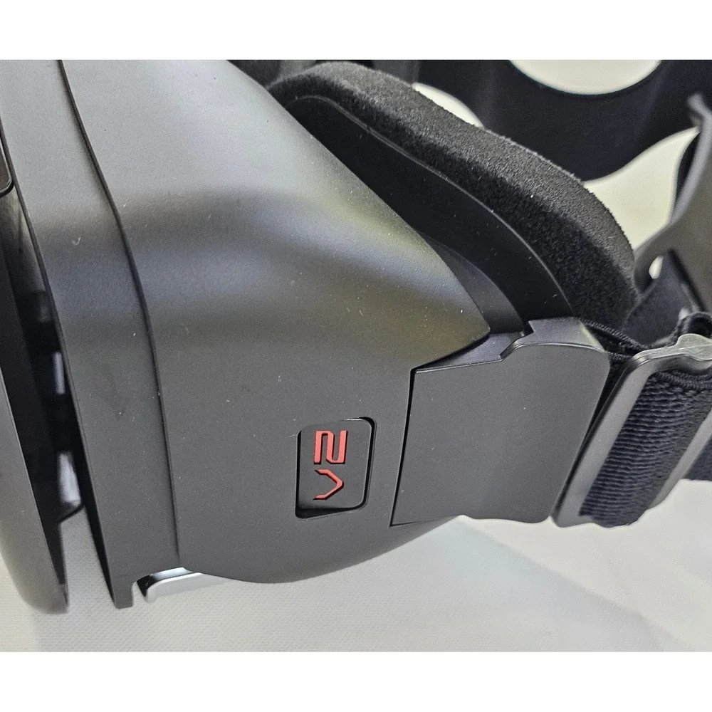Homido V2 Virtual Reality Headset for 4-5.7 inch Smartphones with Carry Case